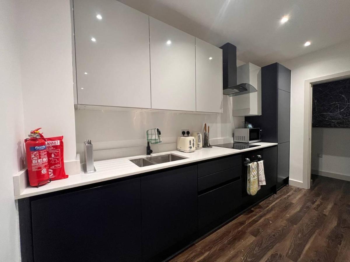 Star Finchley Road 2-bed Apartment London